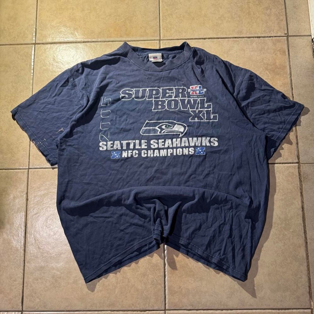 Vintage y2k 2000s nfl seattle shirt size 2XL in mens